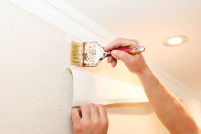 Pose de papier peint à Mieussy — revêtements muraux et toiles de verre